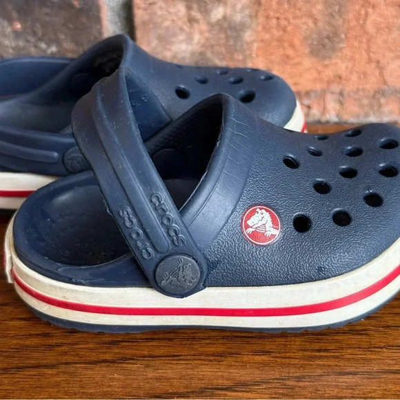 Crocs Toddler & Kids Crocband Clog Navy / Red Size 4T / 4C - Picture 3 of 5